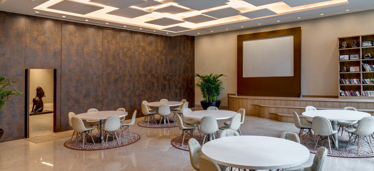 max estates, delhi one, noida