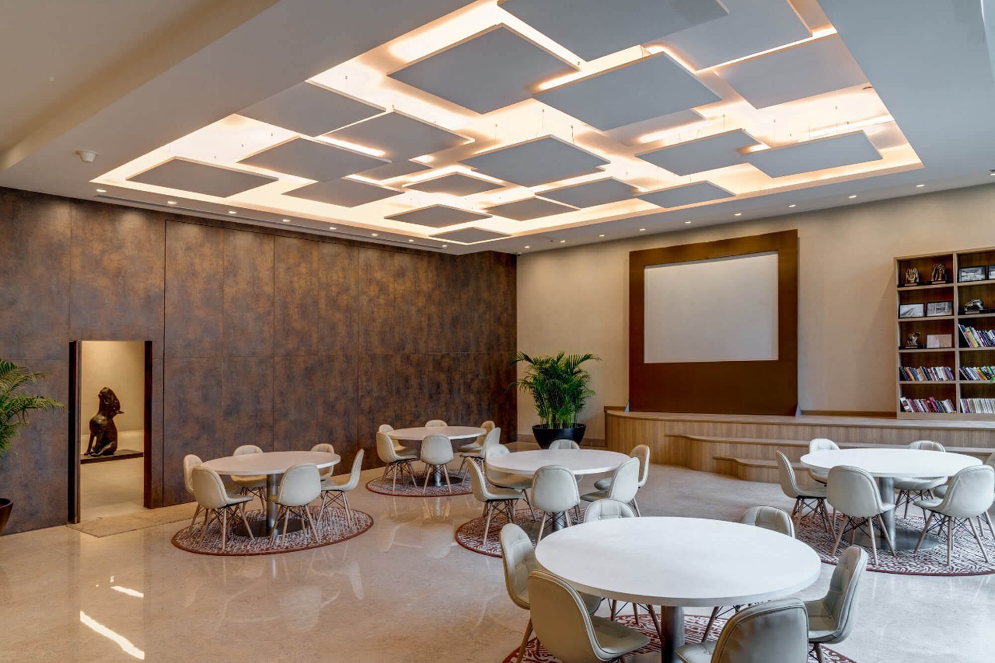 max estates, delhi one, noida